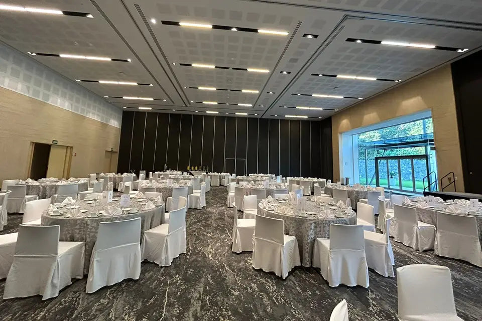 Salón Av Contreras