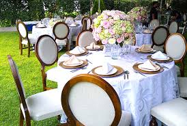 Mesa Redonda con Mantel & Silla Luis XV Beige CDMX