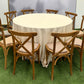 Mesa redonda con mantel y silla crossback natural CDMX